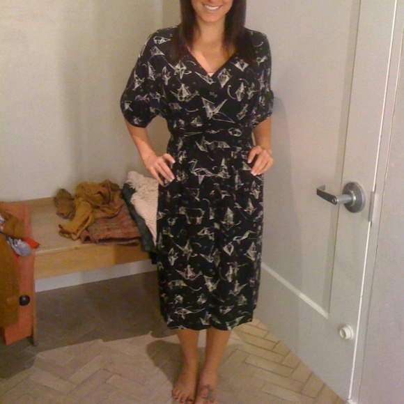 🚫SOLD🚫 Rare Anthropologie Many Folds Silk Dress - Picture 3 of 8